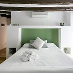Navigli - Via Mortara 17 아파트 *
